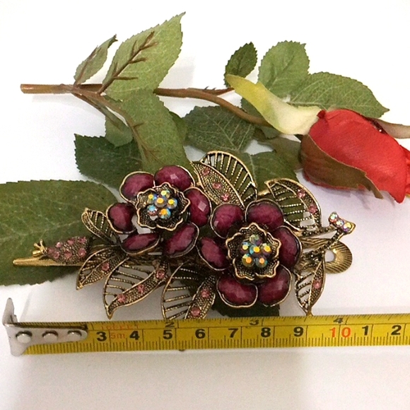 🎁FREE GIFT INCLUDED🎁NWOT Flower Rhinestone Crystal Hair Clip Vintage Accessory - Picture 6 of 7